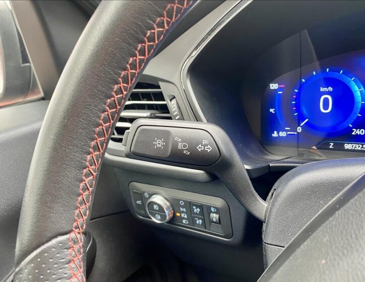 Ford Kuga SUV / Terénní 2,0 l 110 kw