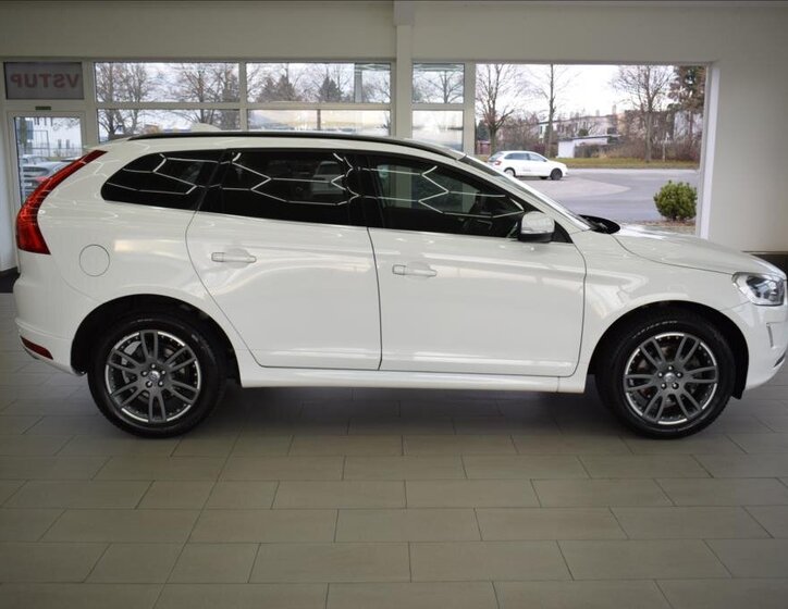 Volvo XC60 SUV 2,4 l 133 kw