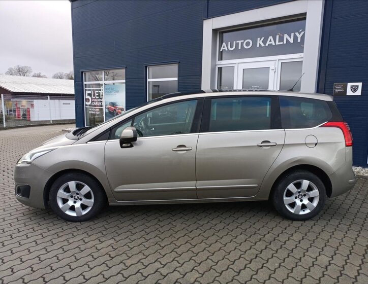 Peugeot 5008 SUV 1,6 l 88 kw