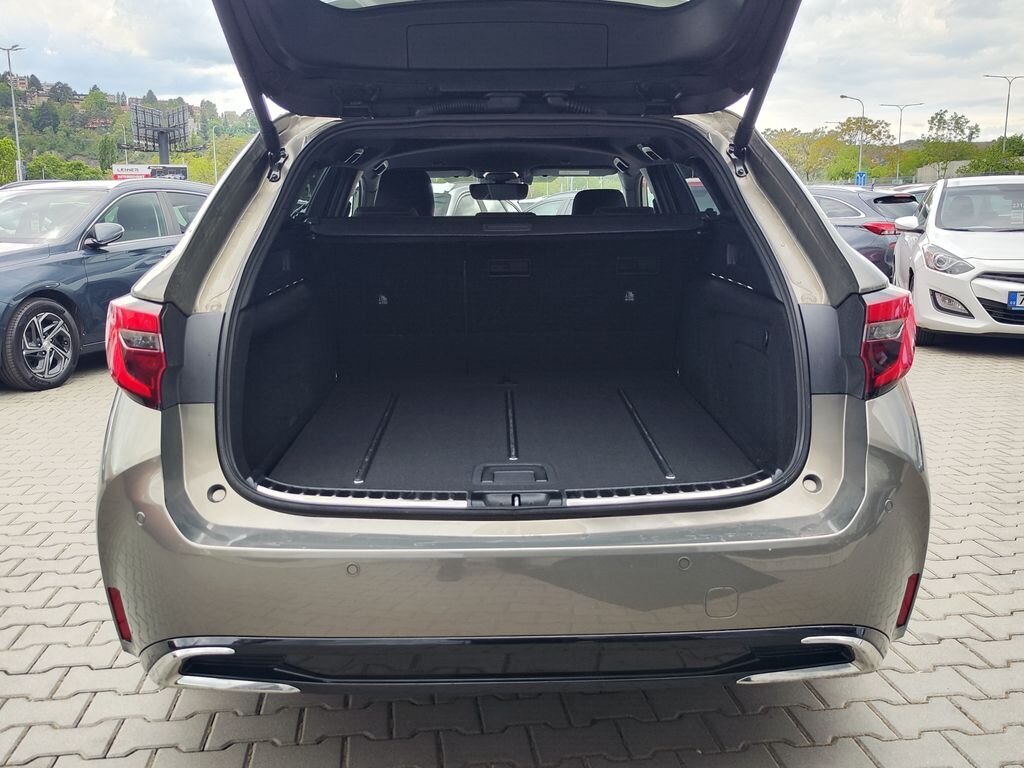 Toyota Corolla Kombi 2,0 l 144 kw