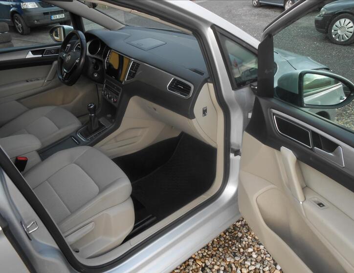 Volkswagen Golf Sportsvan 19