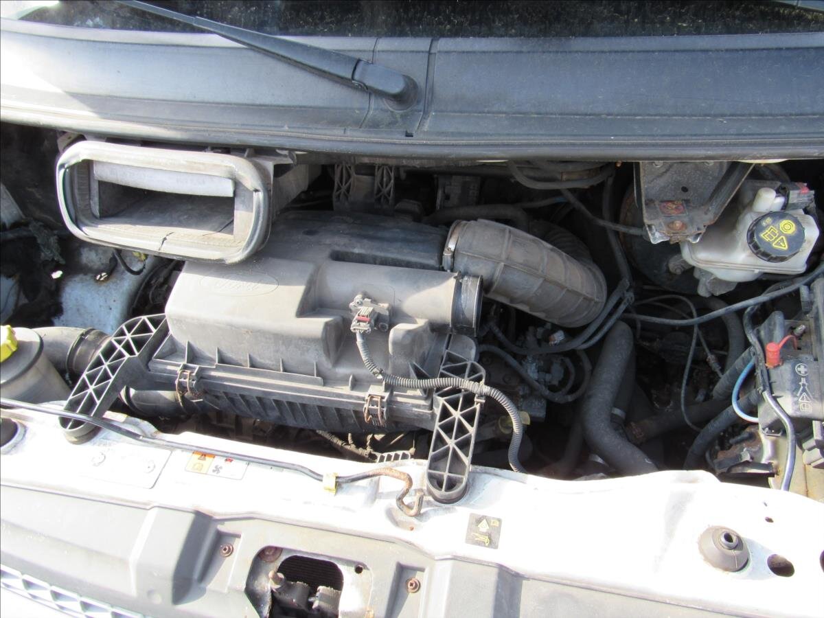 Ford Transit Skříň 2,2 l 74 kw