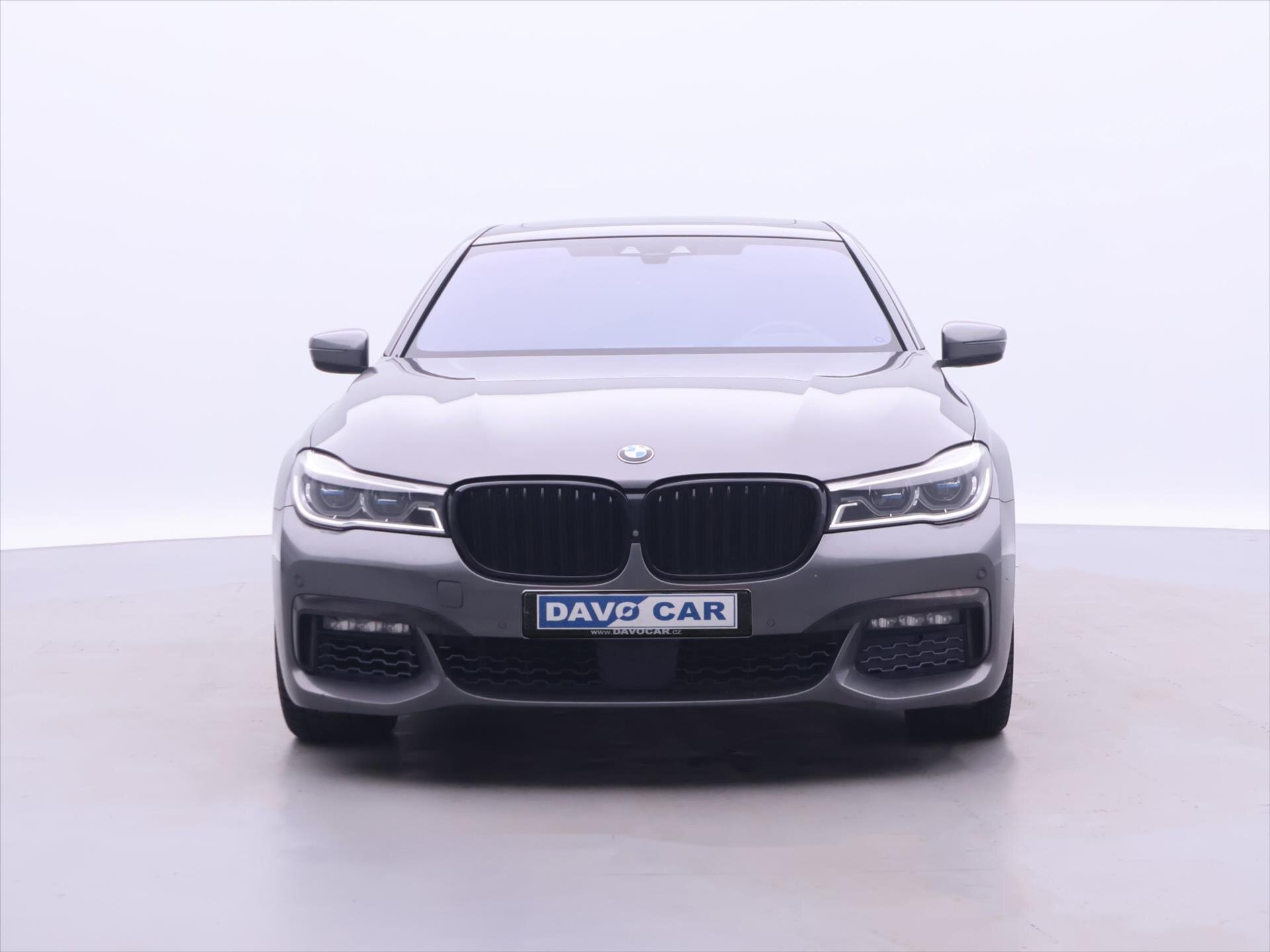 BMW Řada 7 Sedan / Limuzína 4,4 l 330 kw