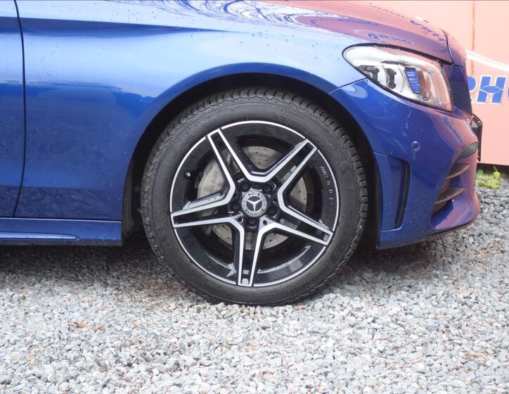 Mercedes-Benz Třídy C Sedan 2,0 l 143 kw