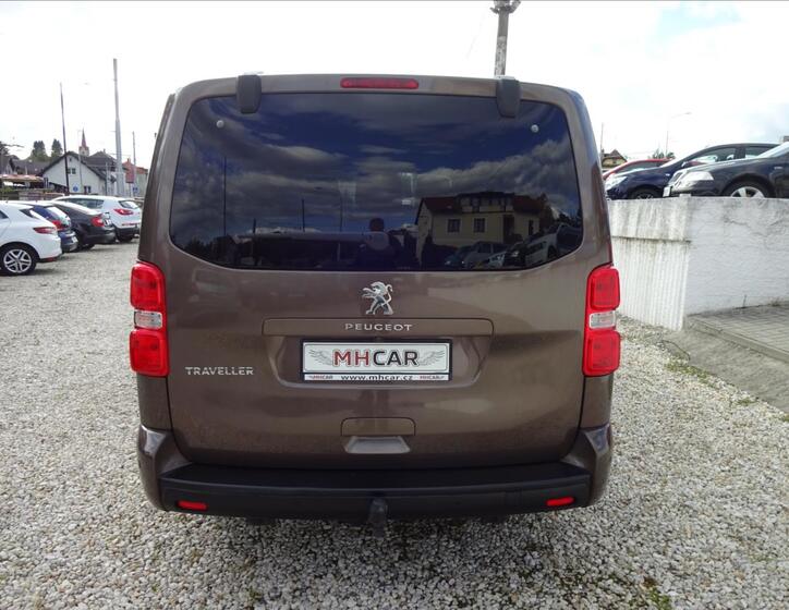 Peugeot Traveller 6