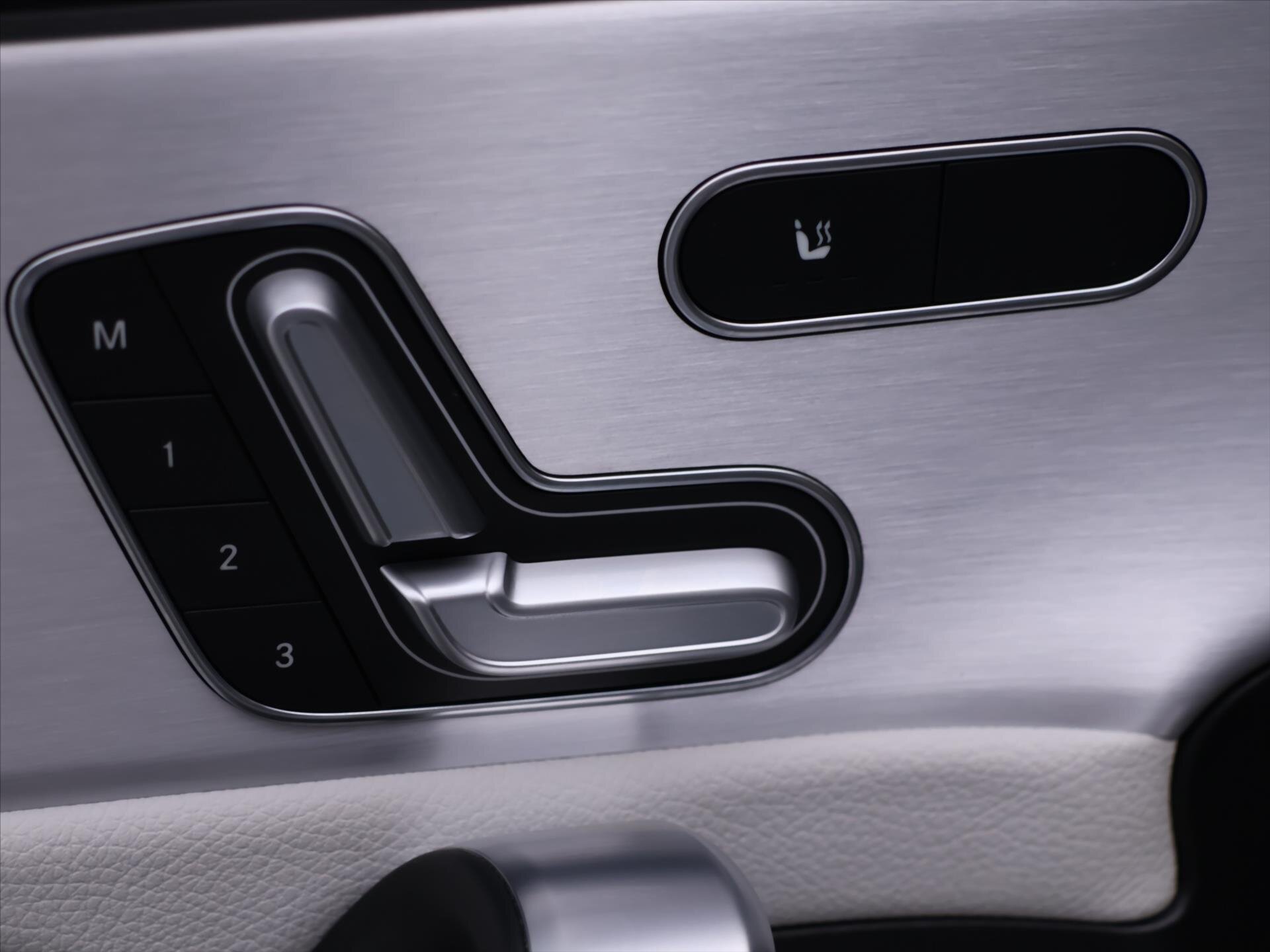 Mercedes-Benz Třídy A Hatchback 1,3 l 120 kw