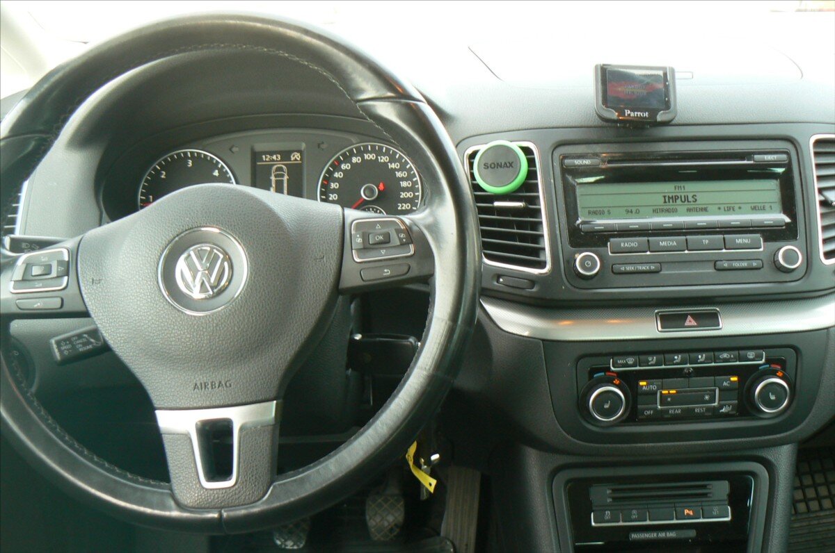 Volkswagen Sharan MPV 2,0 l 103 kw