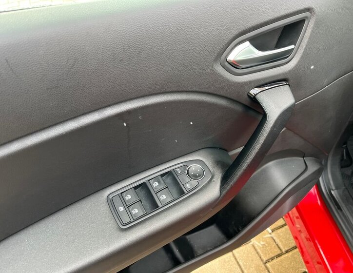 Renault Captur SUV 999,0 67 kw