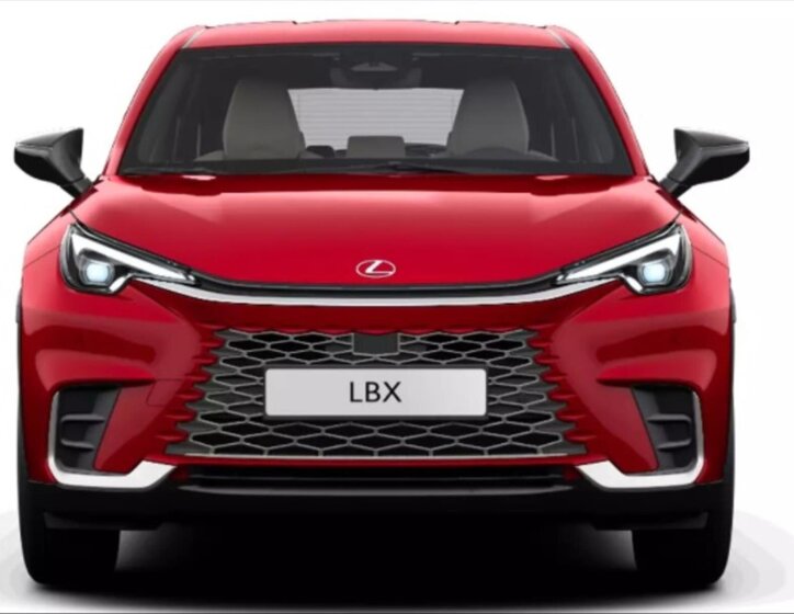 Lexus LBX SUV / Terénní 1,5 l 100 kw