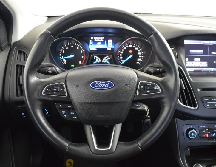 Ford Focus Kombi 999,0 92 kw