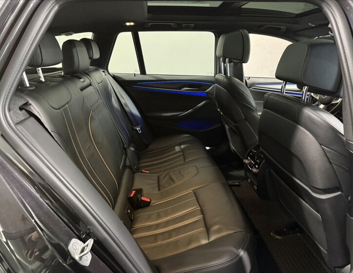 BMW Řada 5 Kombi 3,0 l 210 kw