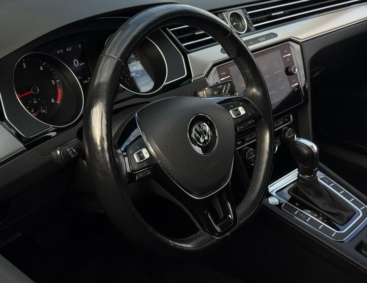 Volkswagen Passat 12