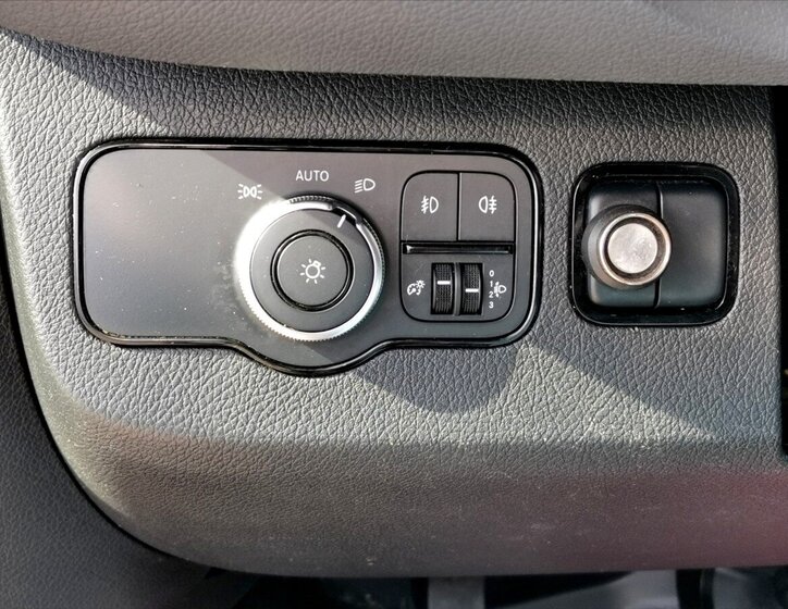 Mercedes-Benz Sprinter Valník 3,0 l 140 kw