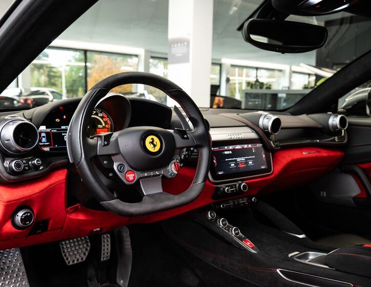 Ferrari GTC4 Lusso 5