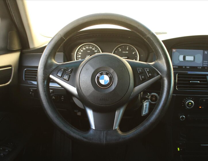 BMW Řada 5 Kombi 3,0 l 145 kw