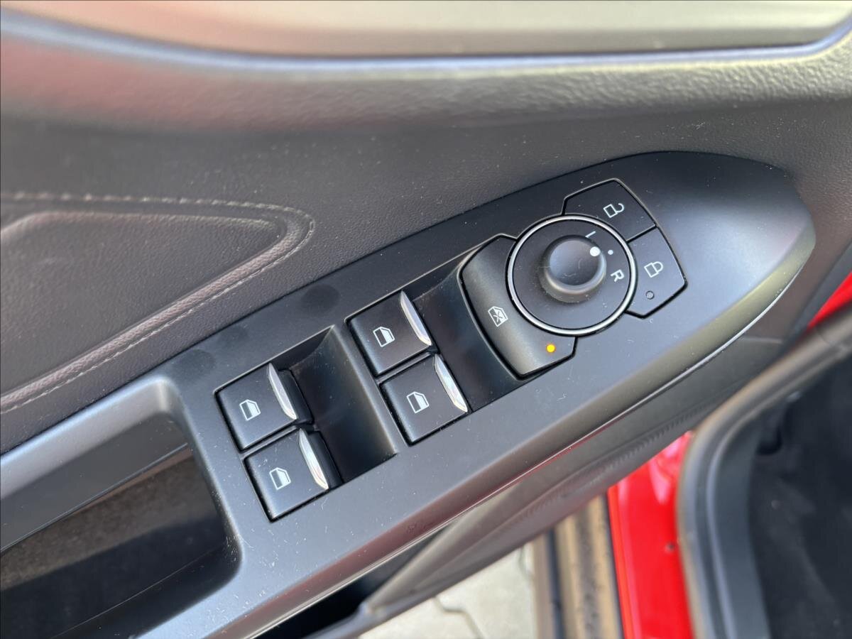 Ford Focus Kombi 999,0 92 kw