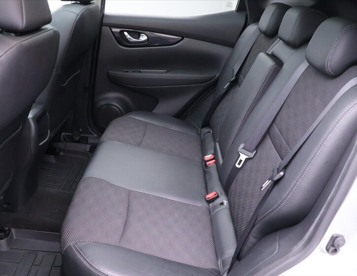 Nissan Qashqai SUV / Terénní 1,2 l 85 kw