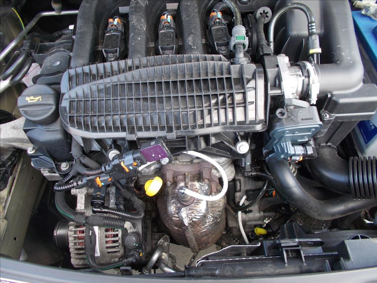 Peugeot 208 Hatchback 1,2 l 60 kw