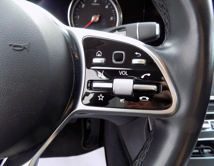 Mercedes-Benz Třídy E 33