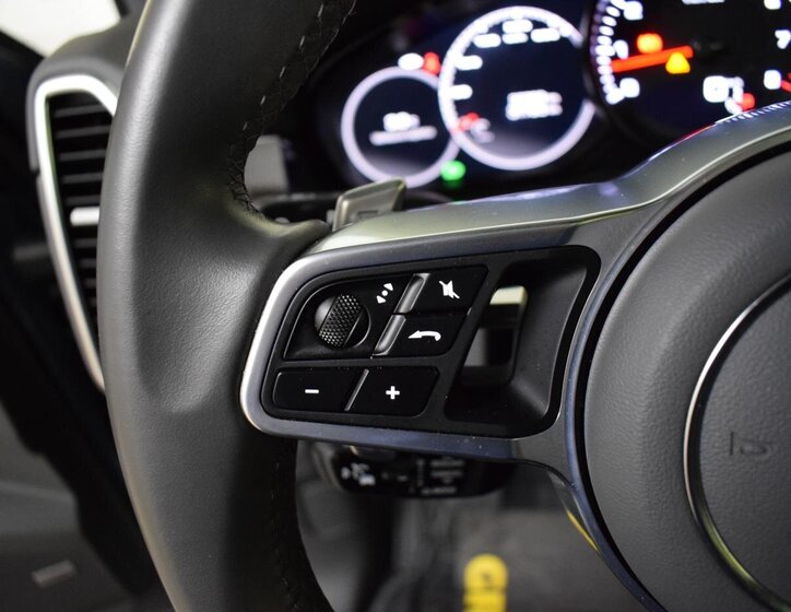 Porsche Cayenne SUV 3,0 l 250 kw