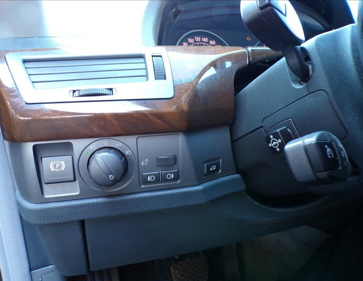 BMW Řada 7 Sedan / Limuzína 3,6 l 200 kw