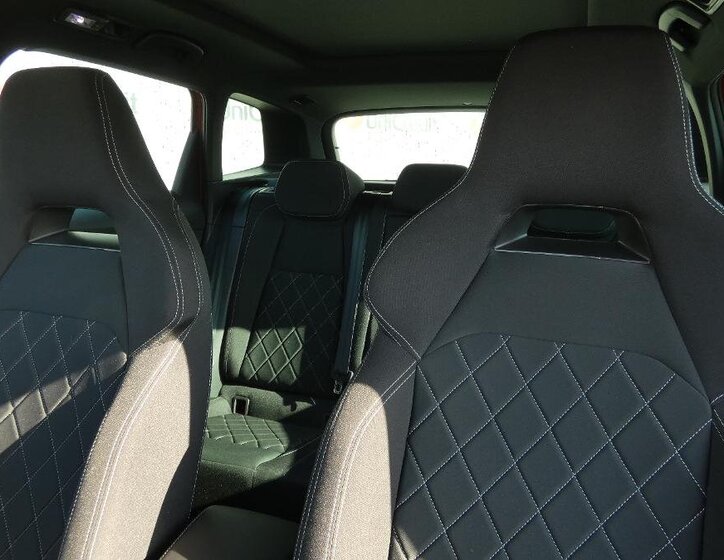 Škoda Karoq SUV / Terénní 1,5 l 110 kw