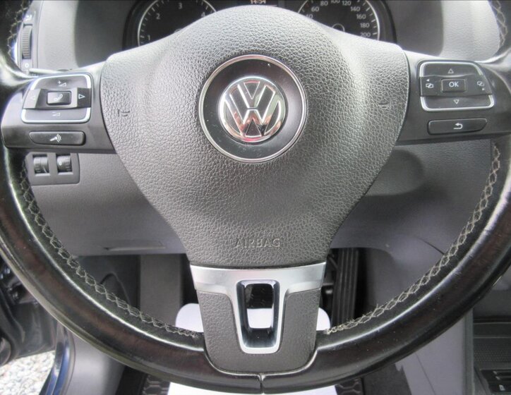 Volkswagen Touran 9