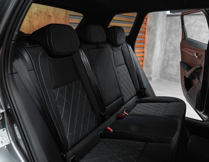 Škoda Karoq SUV / Terénní 1,5 l 110 kw