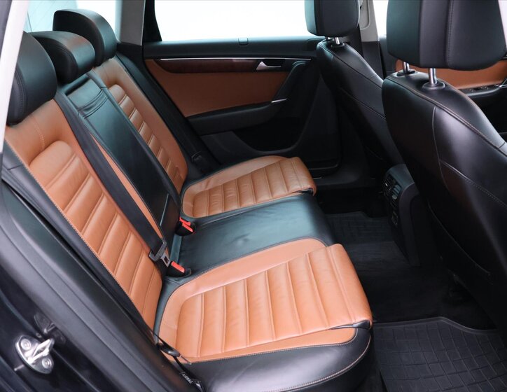 Volkswagen Passat 11