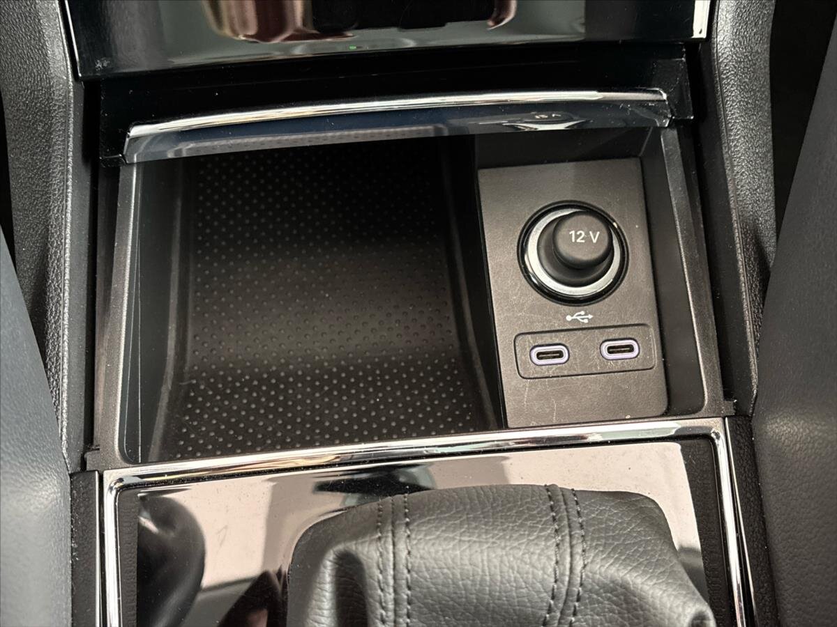 Škoda Karoq SUV / Terénní 1,5 l 110 kw