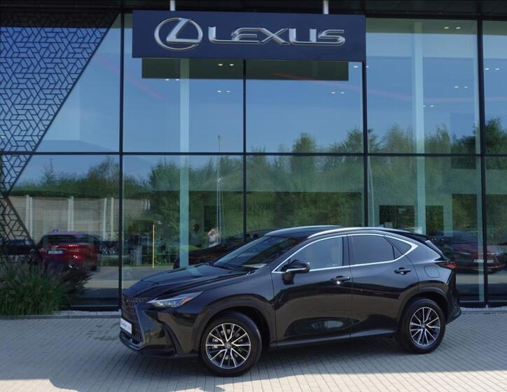 Lexus NX 450h plus 1