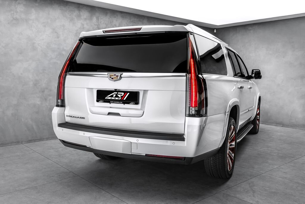 Cadillac Escalade SUV / Terénní 6,2 l 313 kw