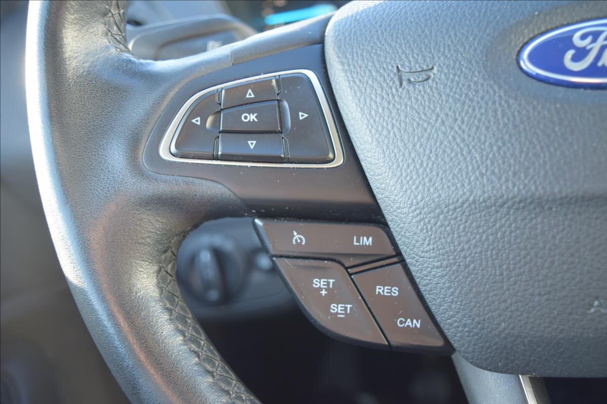 Ford Kuga SUV 1,5 l 88 kw