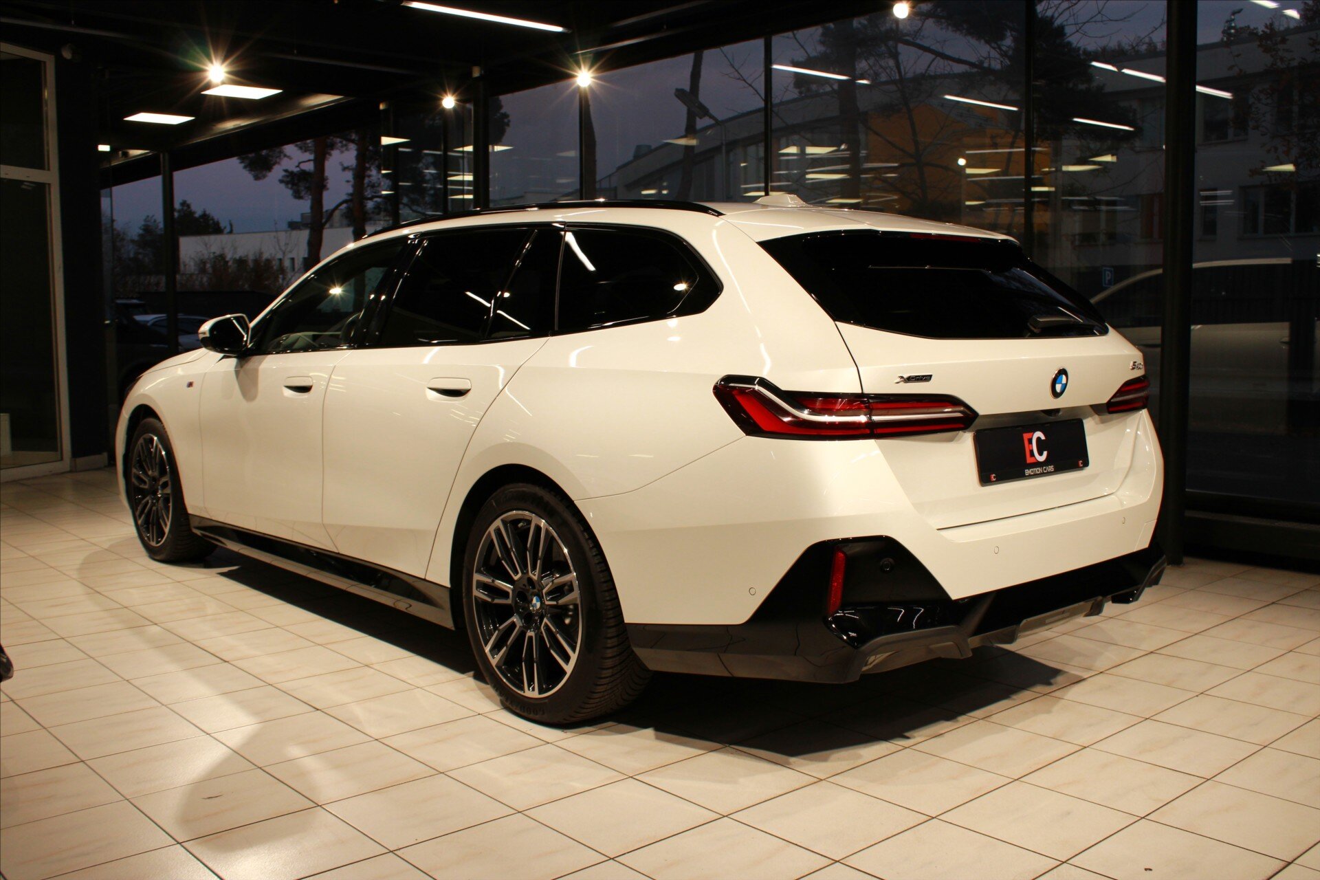 BMW Řada 5 Kombi 3,0 l 210 kw