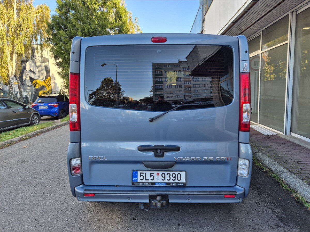 Opel Vivaro Kombi 2,5 l 107 kw
