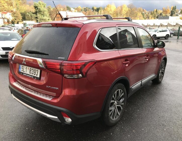 Mitsubishi Outlander 5