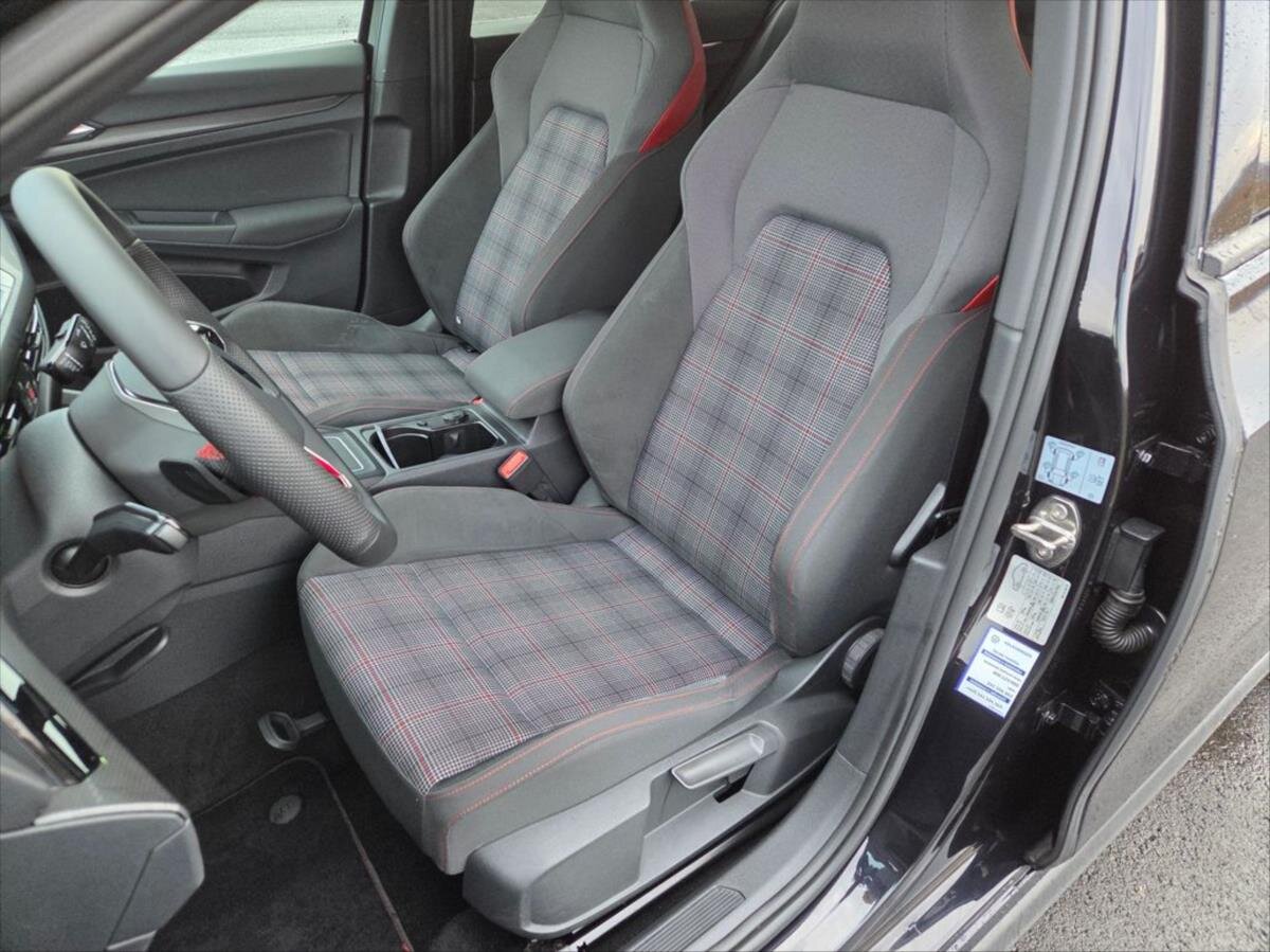 Volkswagen Golf Hatchback 2,0 l 180 kw