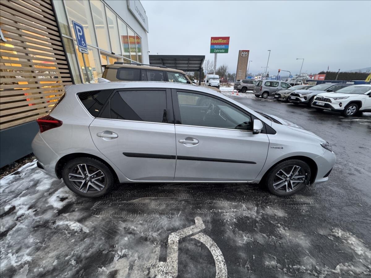 Toyota Auris Hatchback 1,8 l 73 kw