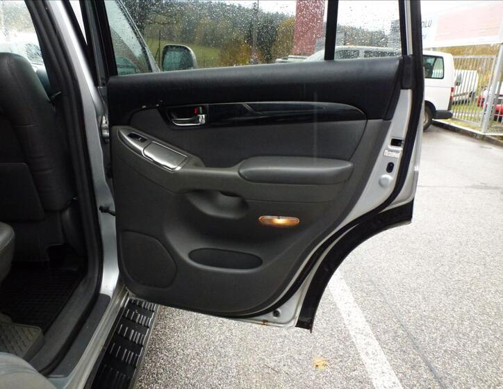 Toyota Land Cruiser 25