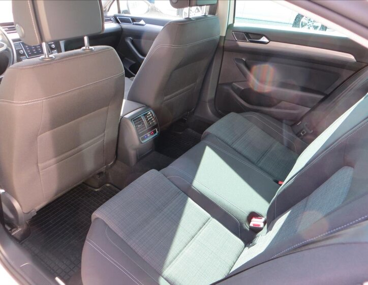 Volkswagen Passat Liftback 1,5 l 110 kw