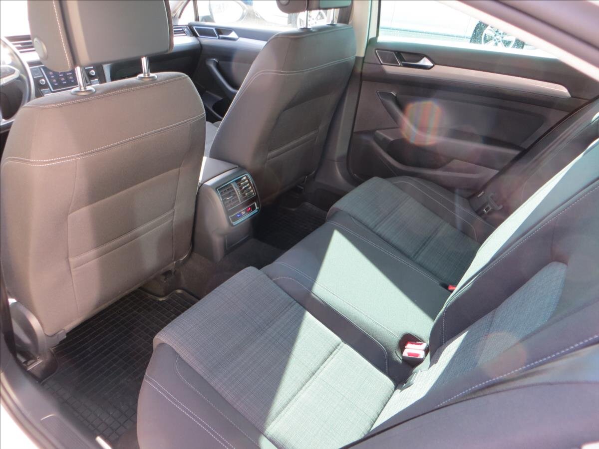 Volkswagen Passat Liftback 1,5 l 110 kw