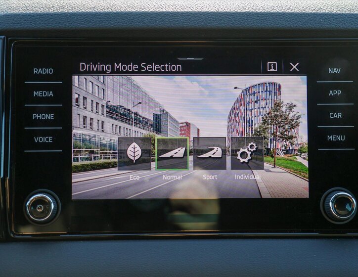 Škoda Karoq SUV / Terénní 1,5 l 110 kw