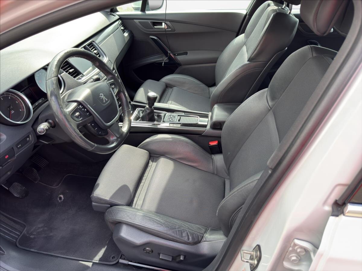 Peugeot 508 Sedan / Limuzína 2,0 l 120 kw