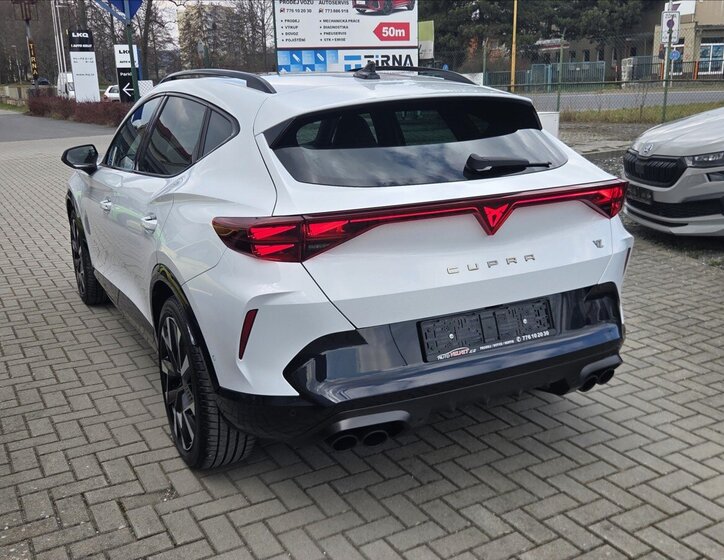 Cupra Formentor SUV / Terénní 2,0 l 245 kw