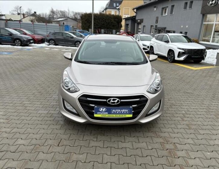 Hyundai i30 Kombi 1,6 l 99 kw