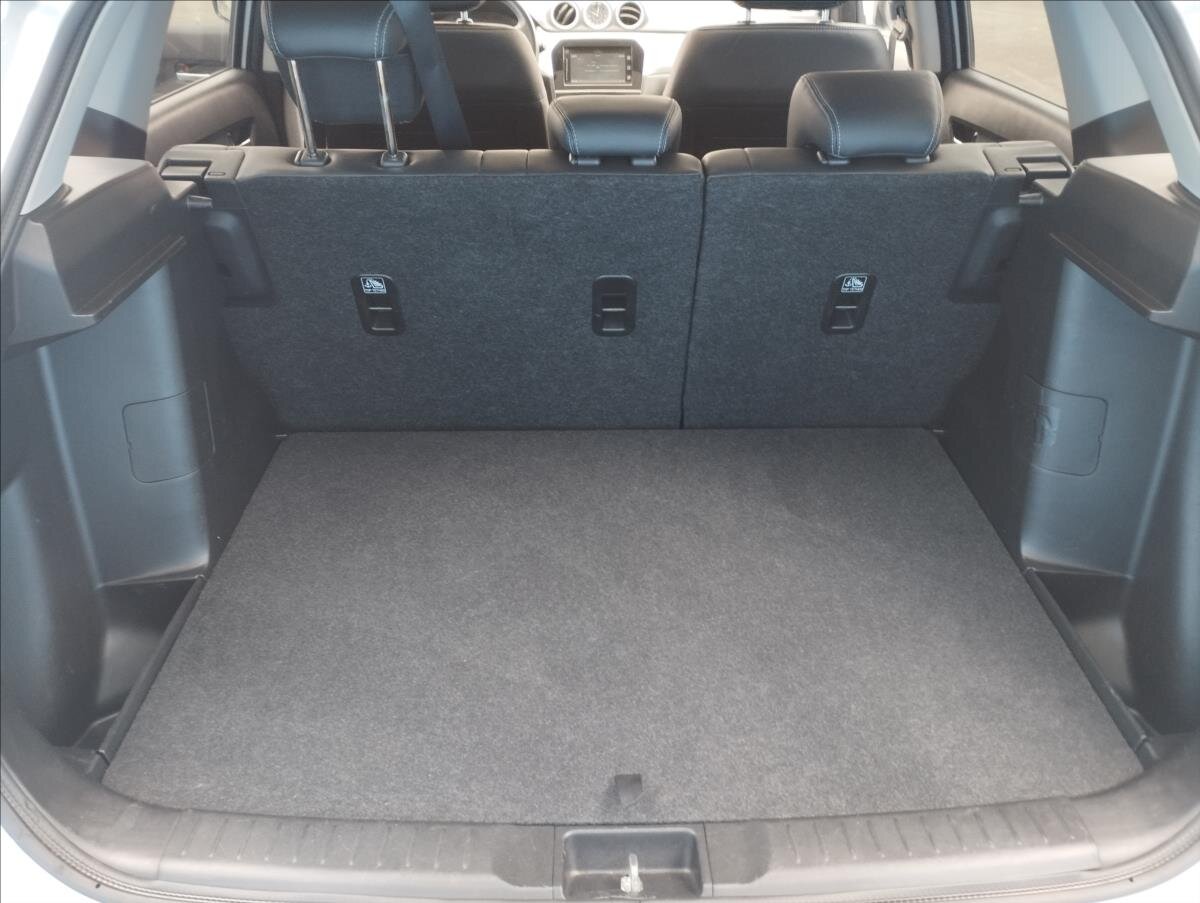 Suzuki Vitara SUV / Terénní 1,6 l 88 kw