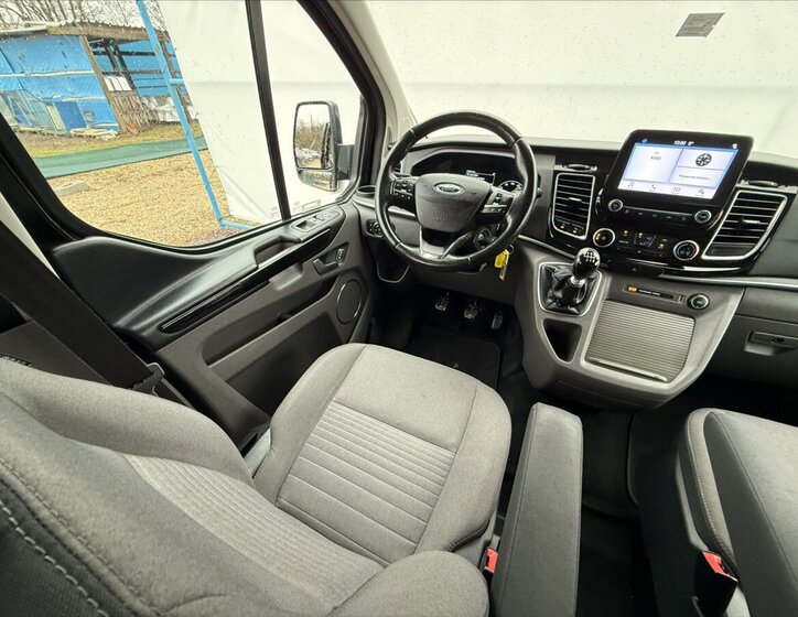 Ford Tourneo Custom MPV 2,0 l 125 kw