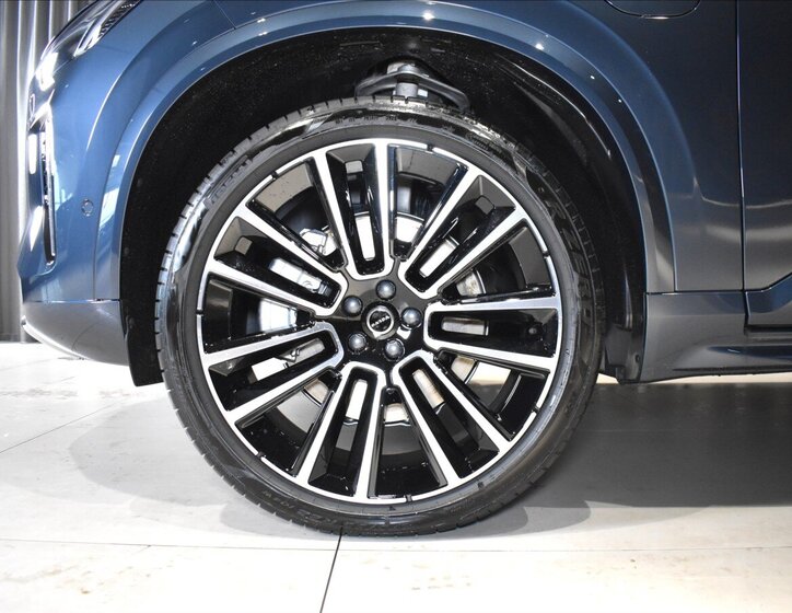 Volvo XC90 SUV / Terénní 2,0 l 335 kw