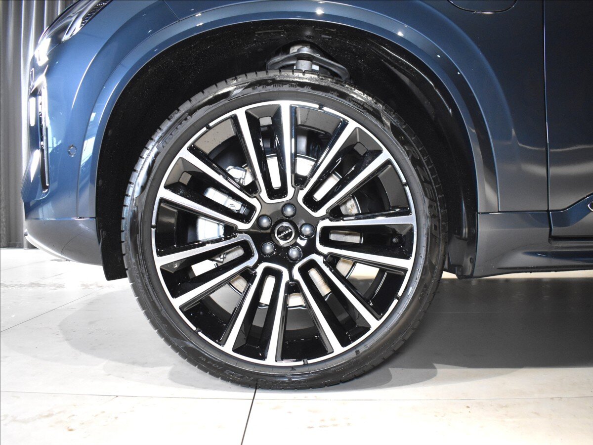 Volvo XC90 SUV / Terénní 2,0 l 335 kw