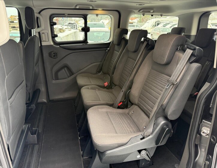 Ford Tourneo Custom MPV 2,0 l 96 kw